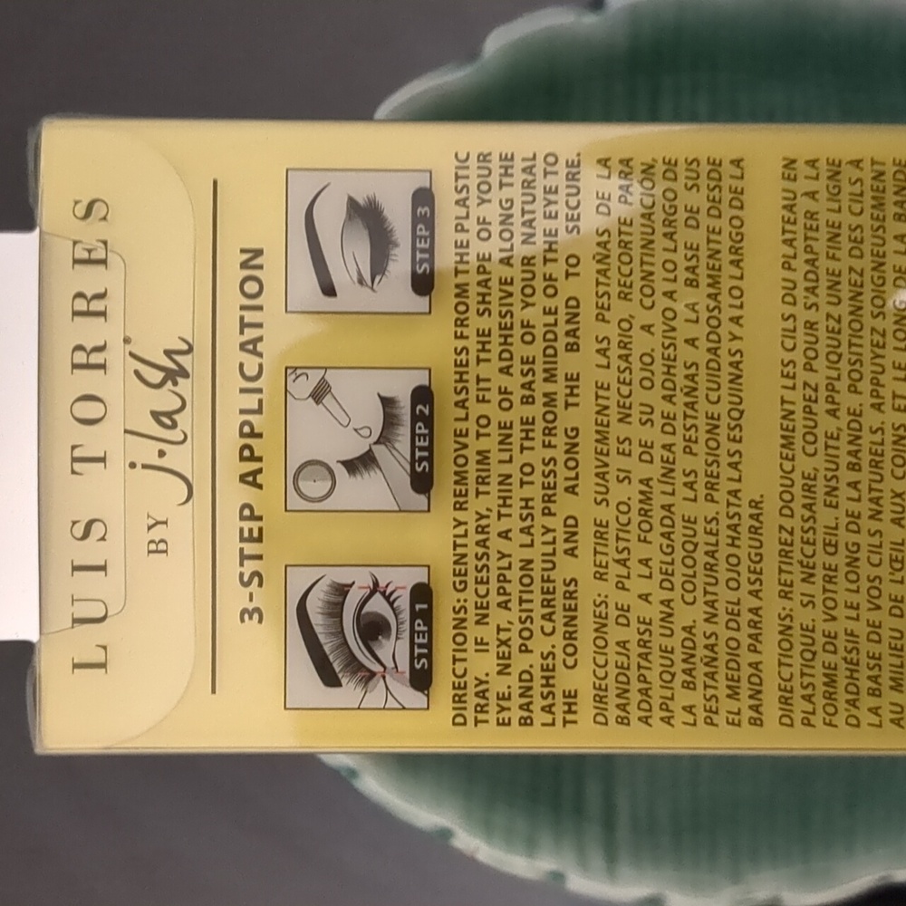 Set Of Lashes - Picture 2 of 3